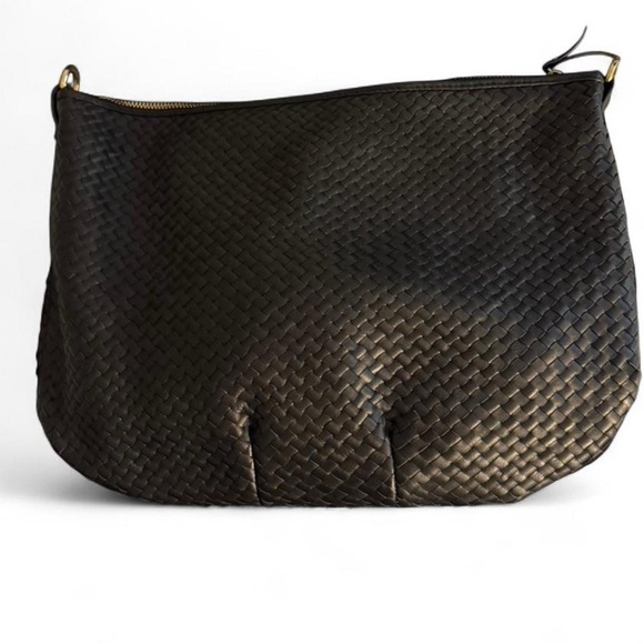 Quince Italian Leather Convertible Crescent
Handwoven Shoulder Bag - Picture 2 of 4